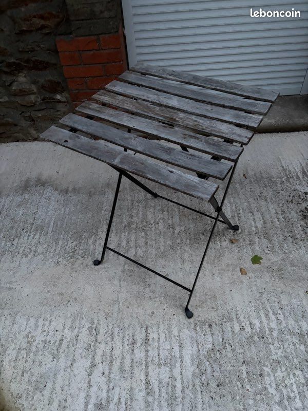 Table extérieur (image 1)