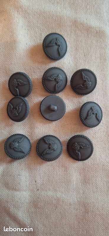 10 boutons gris 25 mm pour manteau (image 1)