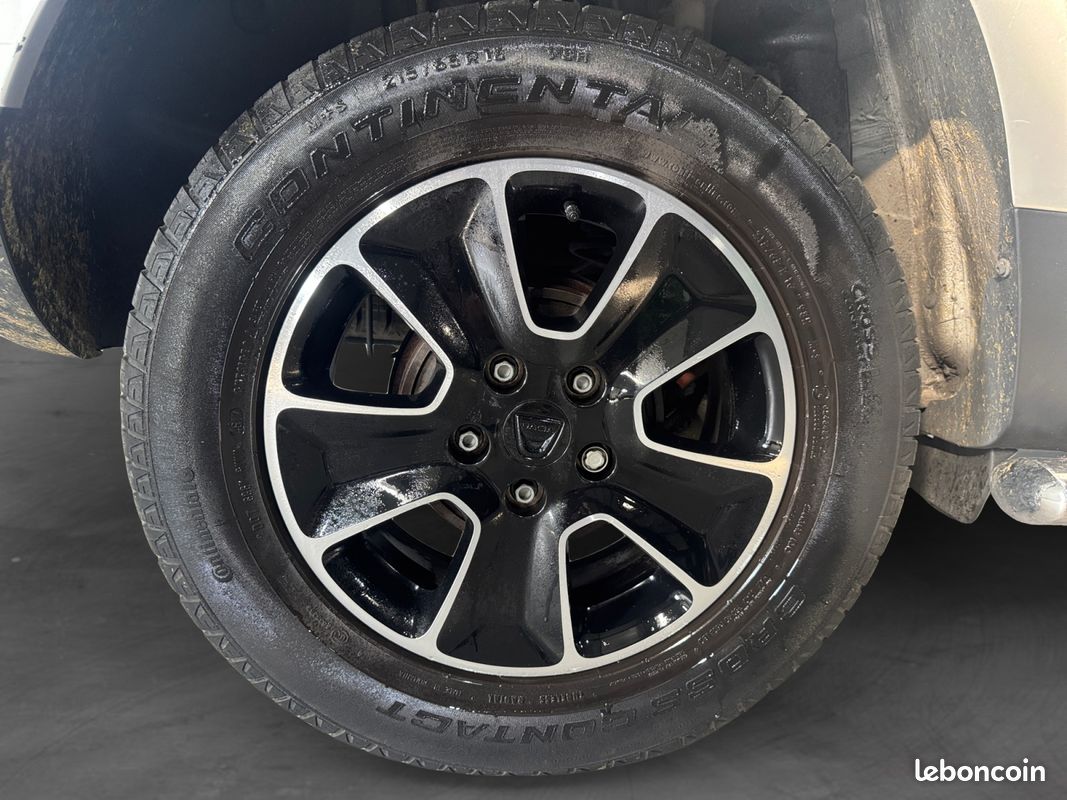 DACIA DUSTER 1.5 DCI 110 BLACK TOUCH 110Ch Garantie 12 mois (image 17)