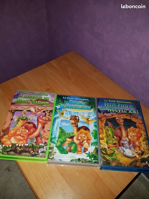 Cassettes VHS Le Petit Dinosaure (image 1)