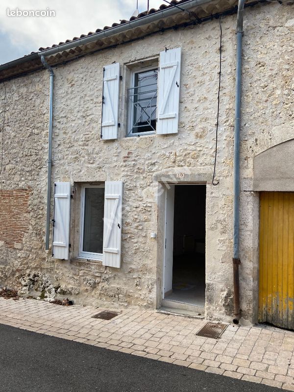 Maison 3 pièces 63 m² · à Hautefage-la-Tour · 63 m² · 580 €