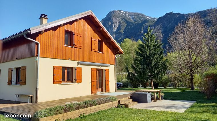 Maison individuelle traditionnelle d’architecte – Alpes Françaises