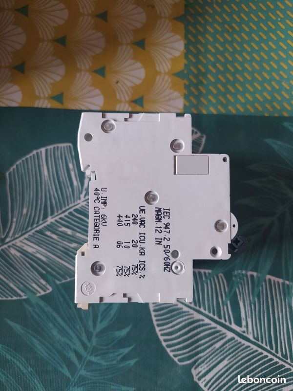 Disjoncteur Merlin Gerin multi9 - C60N D6A (image 4)