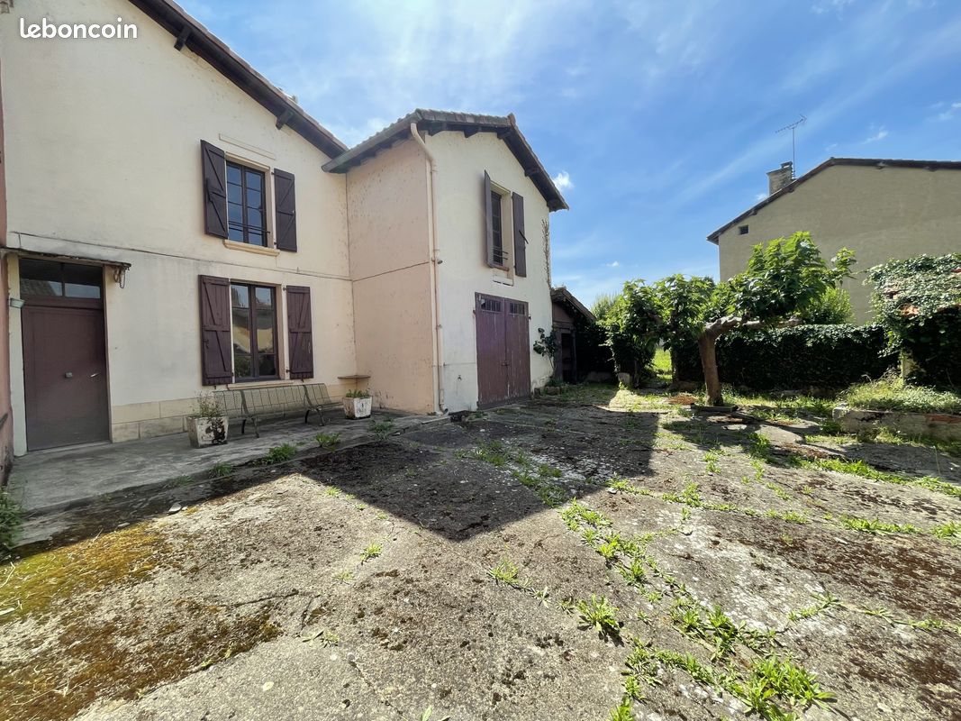 Maison 9 pièces 219 m² · à L'Isle-en-Dodon · 219 m² · 165 000 €