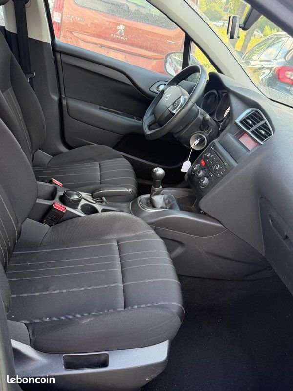 Citroën c4 1.4i 95 ch pack Clim (image 5)