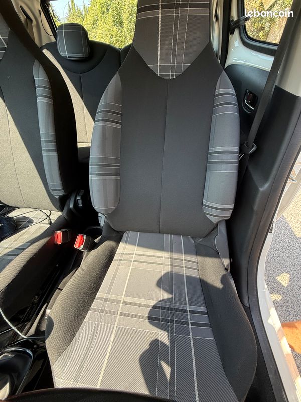 Peugeot 108 Allure – Seulement 34 000 km – CT vierge – Très bon état (image 17)
