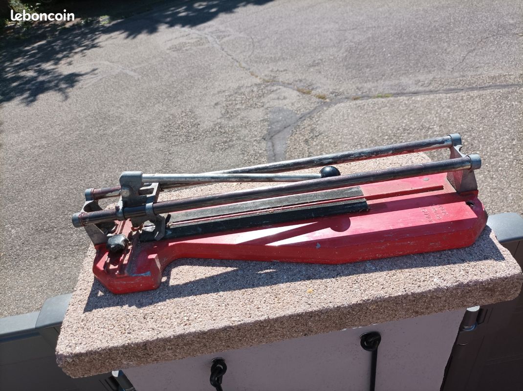 Coupe carrelage 40 cm (image 1)