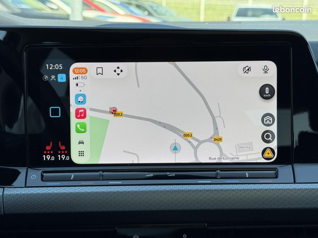 VOLKSWAGEN GOLF 8 VIII 2.0 TDI 116ch DSG 7 Active Pano Matrix Navi CarPlay Acc Siege Chauffant (image 22)