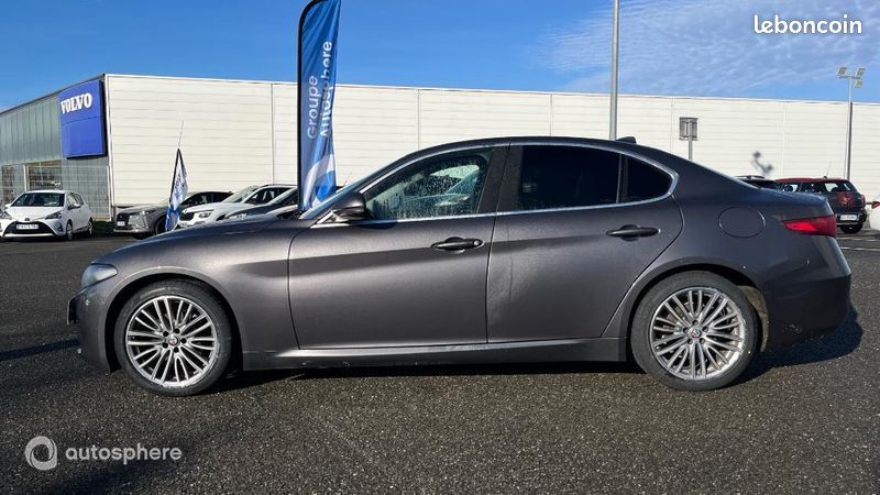 Alfa Romeo Giulia 2.2 JTD 160ch Ti AT8 MY20 (image 8)