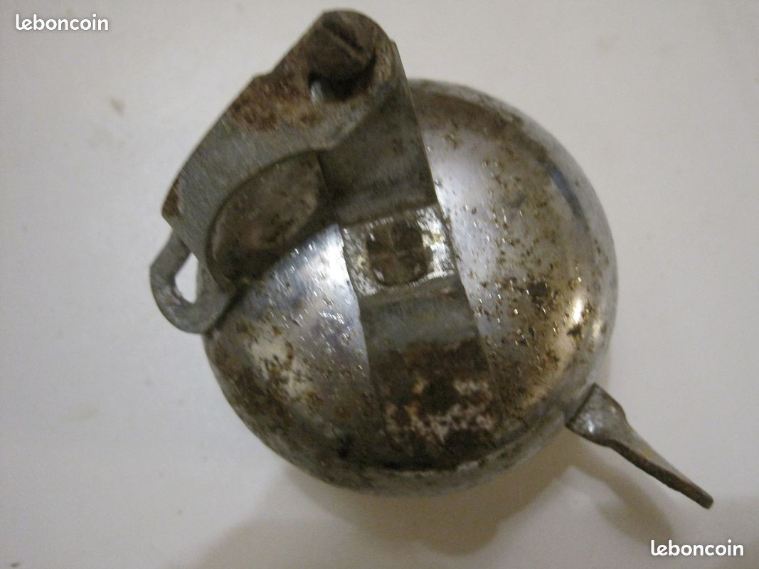 Ancienne Sonnette De Vélo Sur Socle Globe Terrestre, France, Argentée