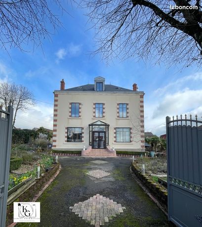 Maison 9 pièces 230 m²