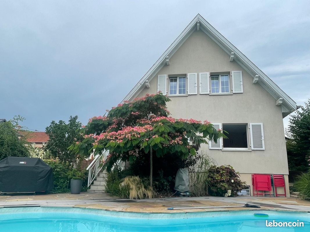 Maison 9 pièces 209 m² · à Pfastatt · 209 m² · 635 000 €