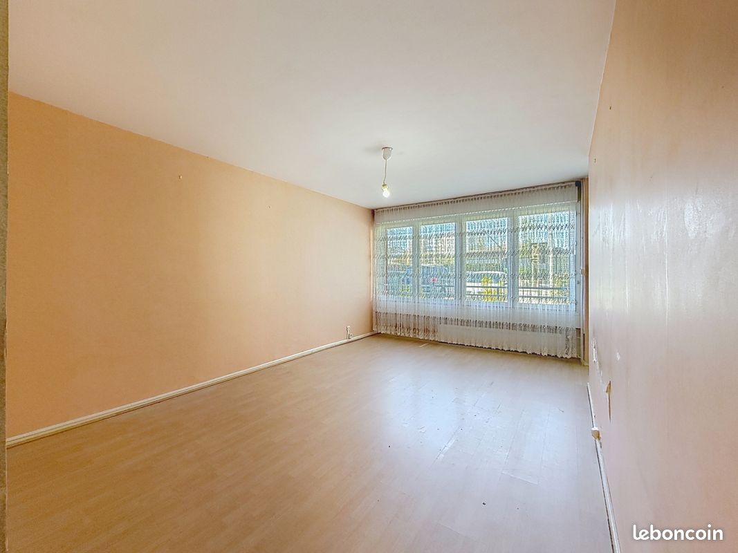 Appartement 1 pièce 42 m² · à Annemasse · 42 m² · 120 000 €