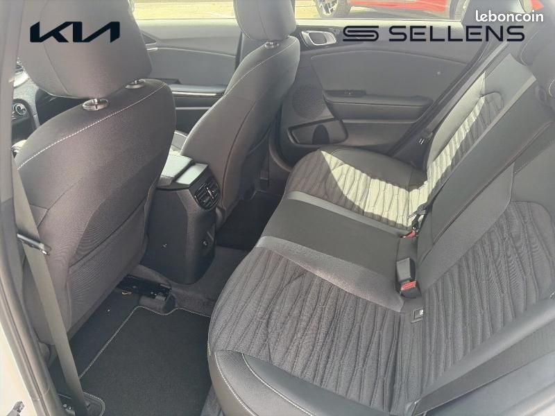 Kia Ceed 1.5 T-GDi 140ch GT-Line DCT7 MY25 (image 9)