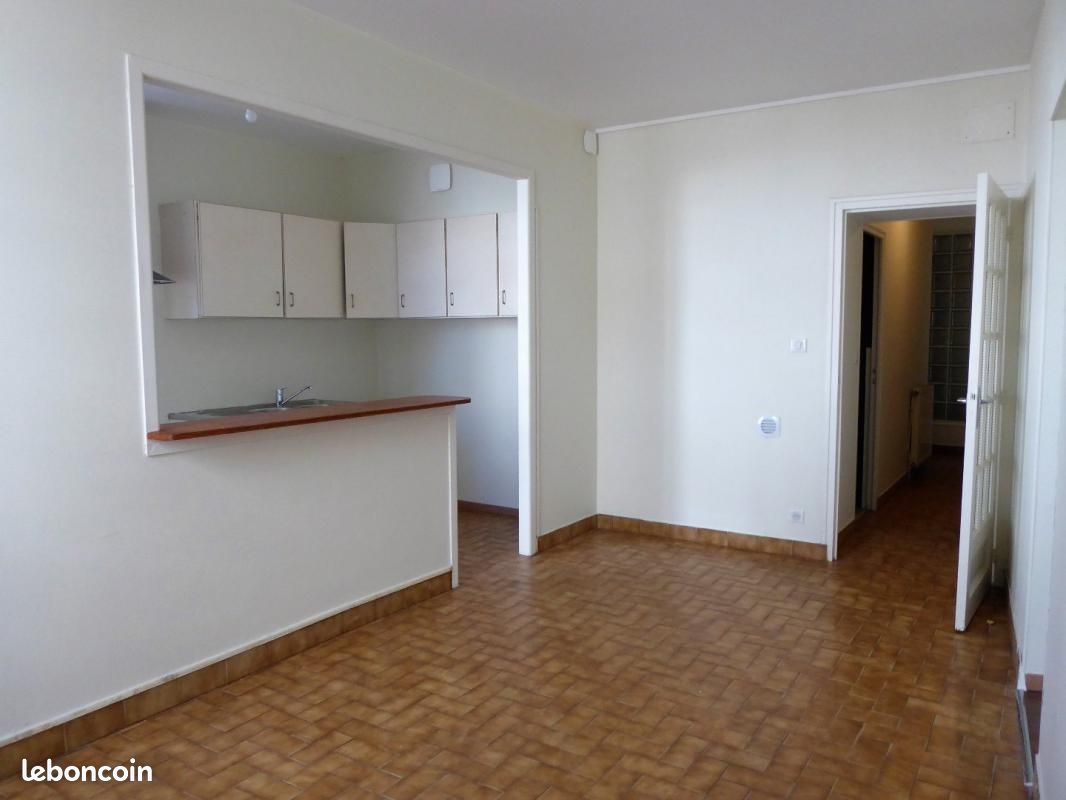 Appartement 3 pièces 70 m² - Hiersac 16290 (image principale 1)
