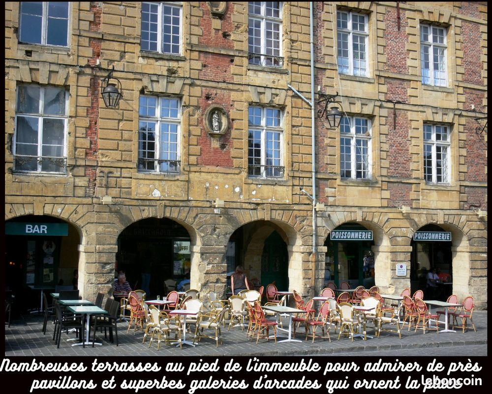 Charleville Mézières: Bel espace privé Place Ducale - Wifi, salon & coin repas (image 9)