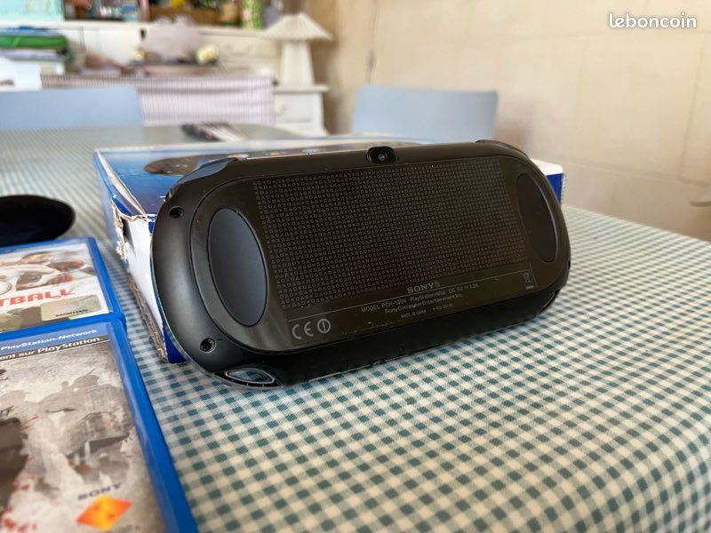 Ps Vita (image 2)