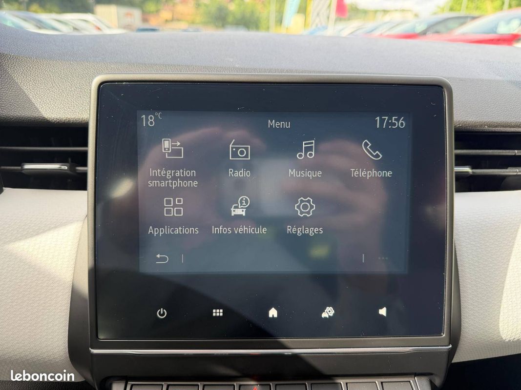 RENAULT Clio E-Tech 140 - 21N Limited (image 26)
