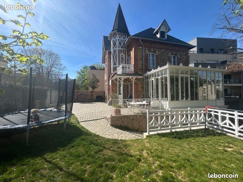 Maison 8 pièces 190 m² · à Sceaux · 190 m² · 3 860 €