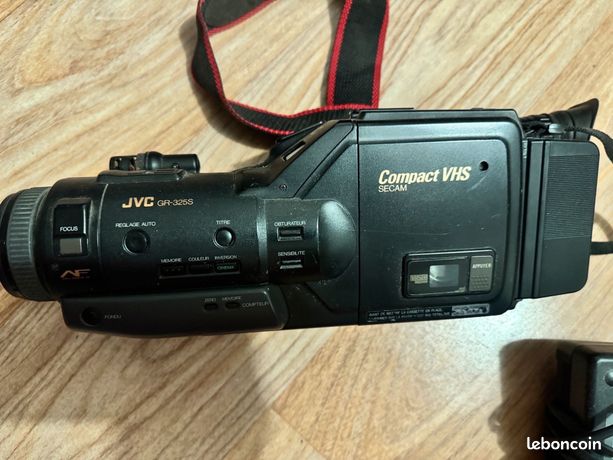 CAMÉSCOPE VHS-C JVC GR-FX101S Compact VHS 50x Zoom – Fonctionnel + Câbles EUR 50,00 - FR