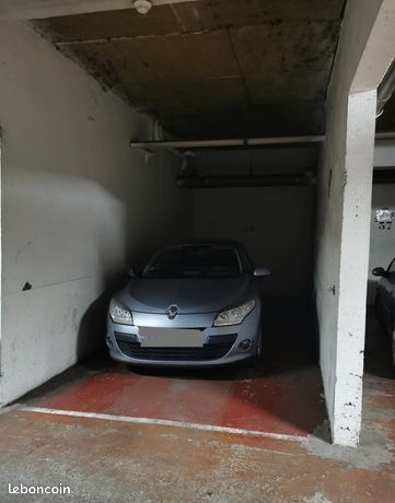 Grand parking (centre ville Enghien)