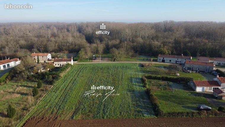 Terrain 1 500 m² Fontenay Le Comte