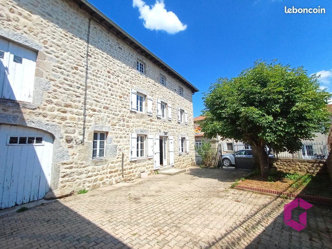 Maison 6 pièces 144 m² · à Chomelix · 144 m² · 154 400 €