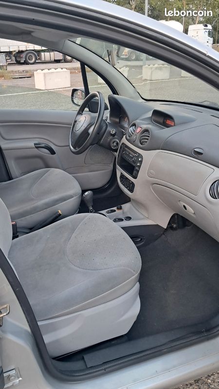 Citroën C3 1.4i 75cv Ess de 2003 CT OK (image 4)