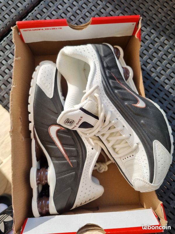 Nike Shox R4 White / Metallic Silver / Bronze Neuves en boîte (image 5)