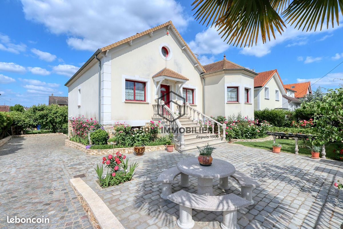 Maison 6 pièces 130 m² · à Villecresnes · 130 m² · 649 000 €