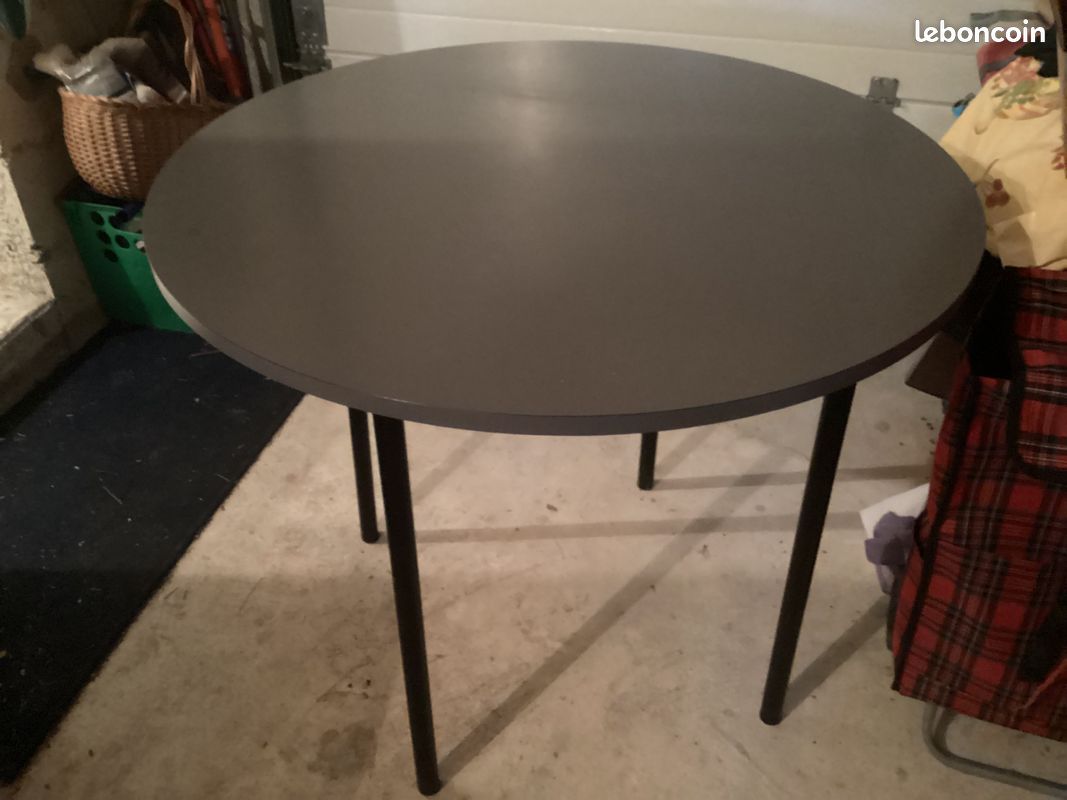 Table ronde de cuisine (image 1)
