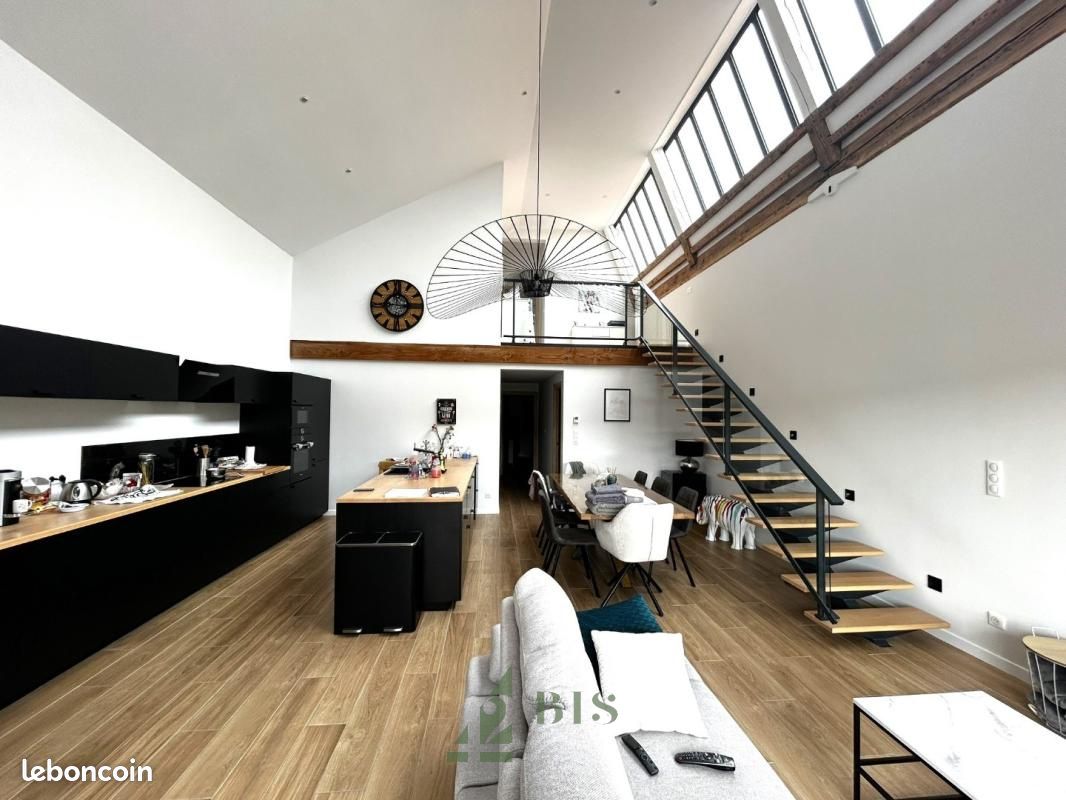 Appartement 4 pièces 144 m² · à Roanne · 144 m² · 1 285 €