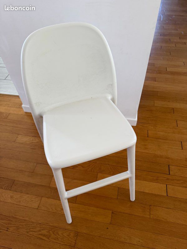 Chaise IKEA urban blanche (image 1)