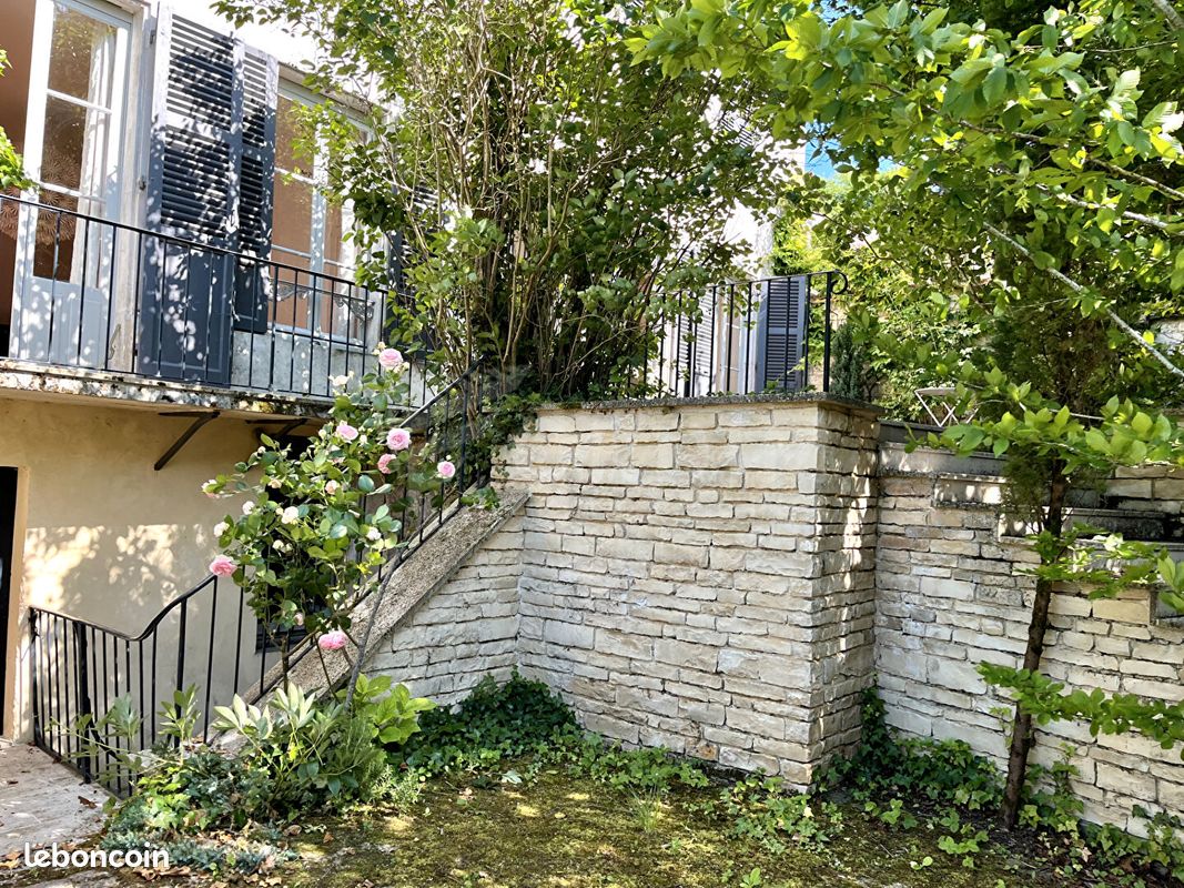 Maison 9 pièces 277 m² · à Tonnerre · 277 m² · 329 000 €