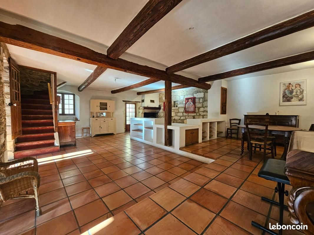 Maison 5 pièces 188 m² · à Pujaut · 188 m² · 280 000 €