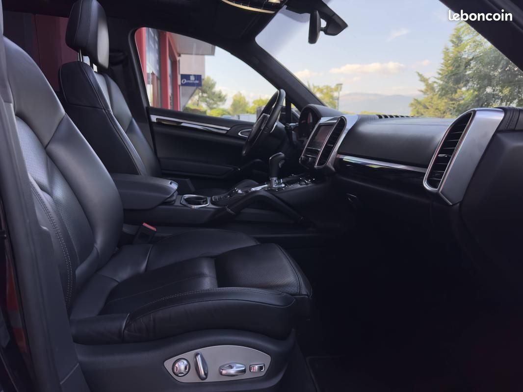 Porsche Cayenne II (958) S V8 400ch 2012 Entretien complet 3eme main (image 14)