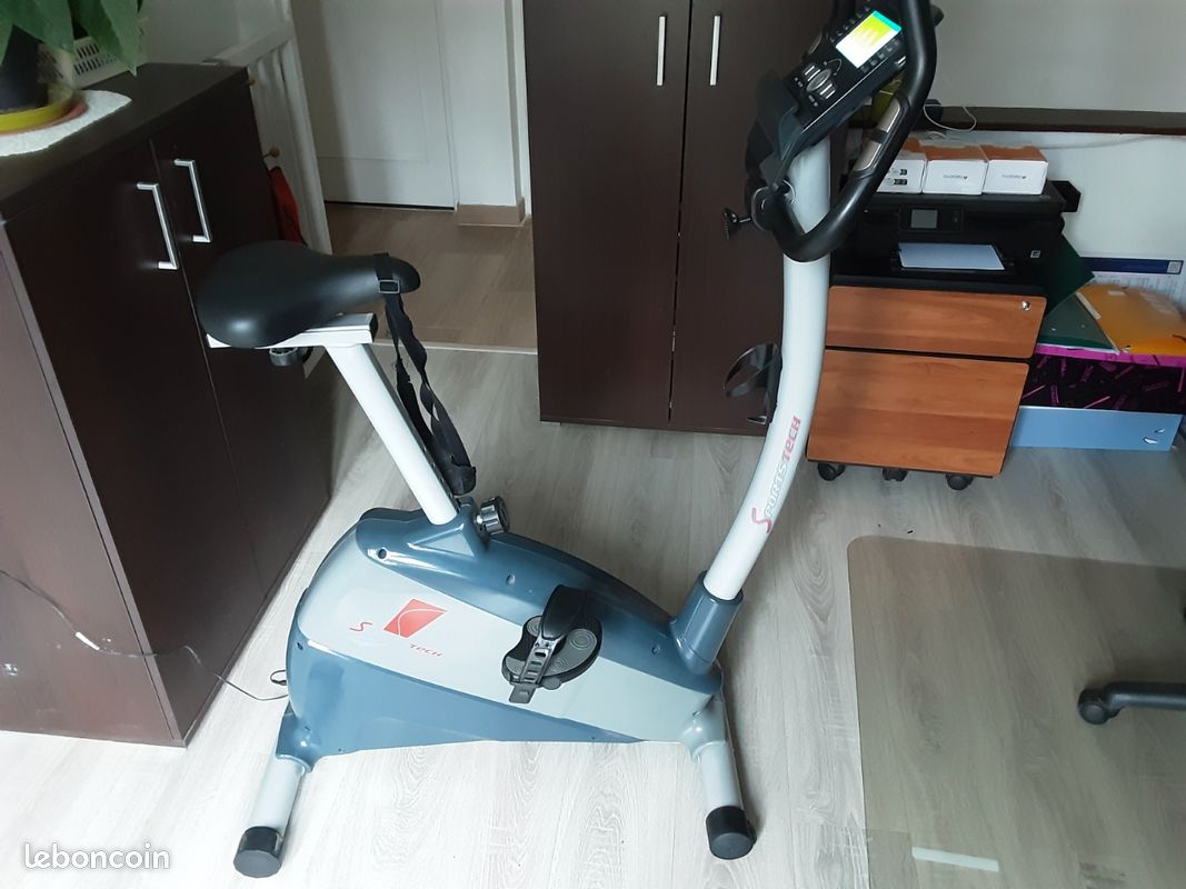 Vélo D'appartement Pliable CS Sport Avec Ordinateur LCD - Très Bon état