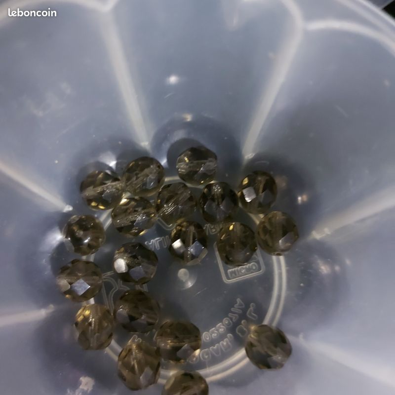 20 facettes black diamond 8mm (image 1)