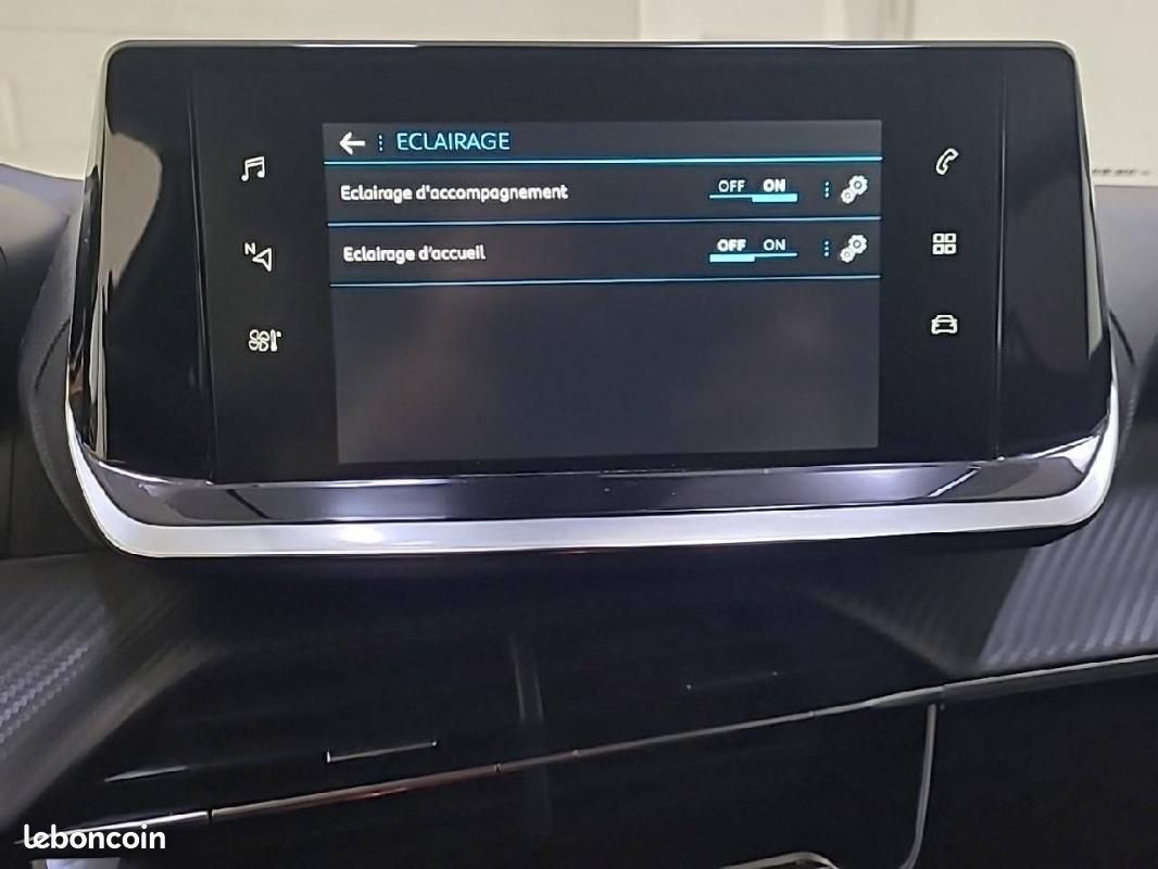Peugeot 2008 PureTech 130 S&S EAT8 - Style (image 23)