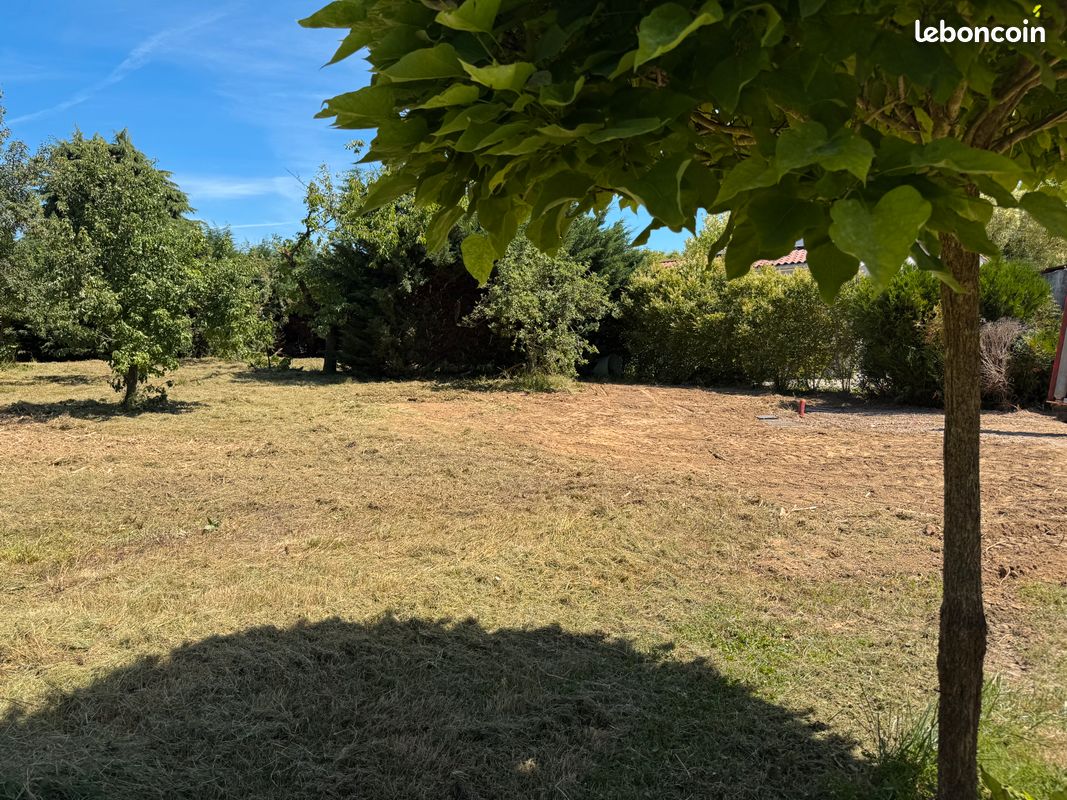 Terrain à bâtir 519m² clos et arboré, emplacement très qualitatif avec un environnement verdoyant · à Gleizé · 175 000 €