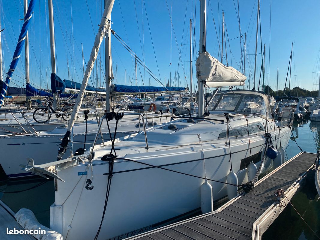 OCEANIS 30.1 (BENETEAU) — View photo 1