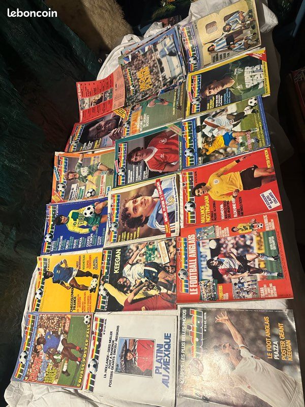 32 magazines Mondial + posters (image 1)