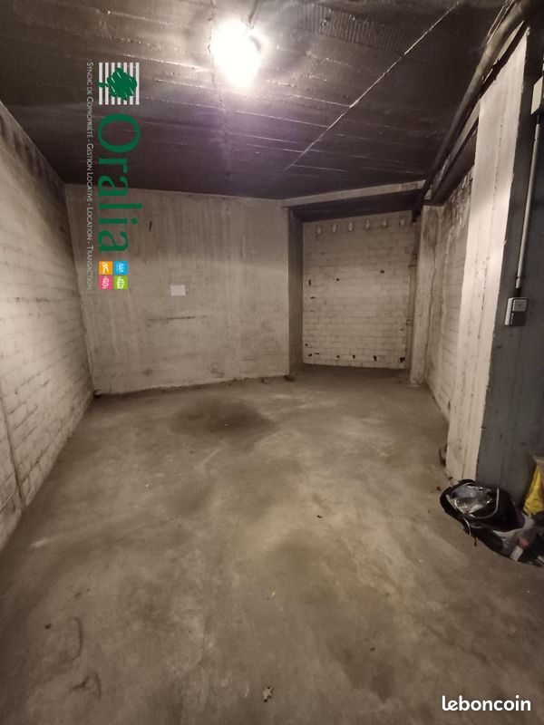 Parking 15 m² PARIS