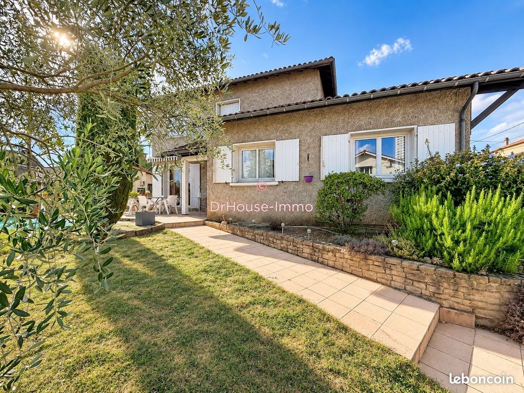 Maison 6 pièces 108 m² · à Écully · 108 m² · 550 000 €