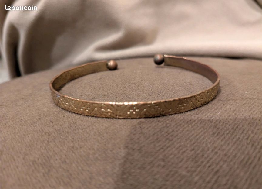 Bracelet "jonc" doré martelé (image 2)