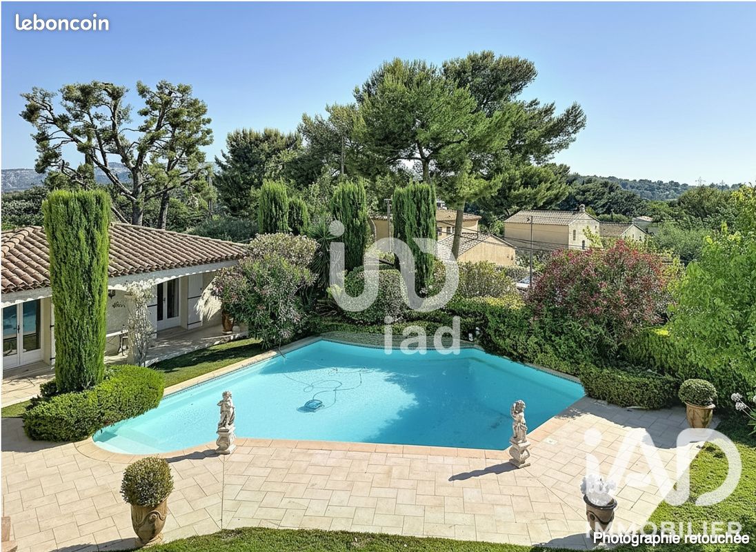 Maison 7 pièces 220 m² · à Allauch · 220 m² · 890 000 €