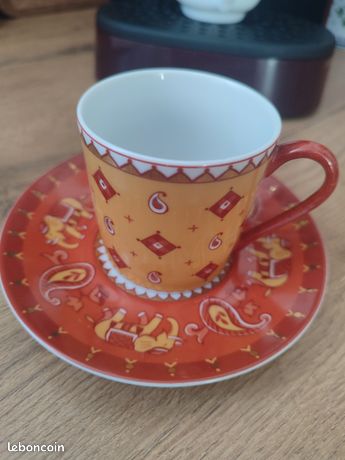 Lot De 8 Tasses à Café Et Soucoupes Geneviève Lethu - Modèle Caucase (1998)