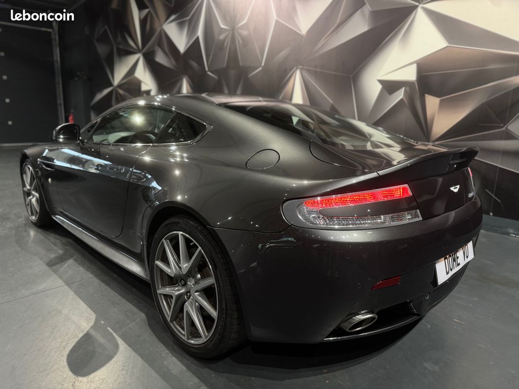 Aston Martin V8 Vantage S Sportshift II V8 4.7 436 CH BVA7 Cuir Clim Auto GPS Pack Carbonne Volant Alcantara 2012 (image 4)