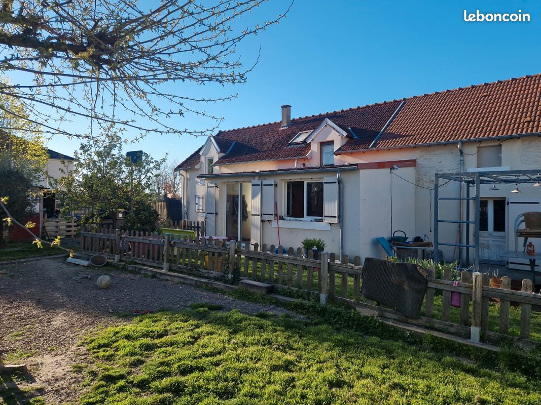 Maison 7 pièces 160 m² · à Moulins-sur-Yèvre · 160 m² · 188 000 €