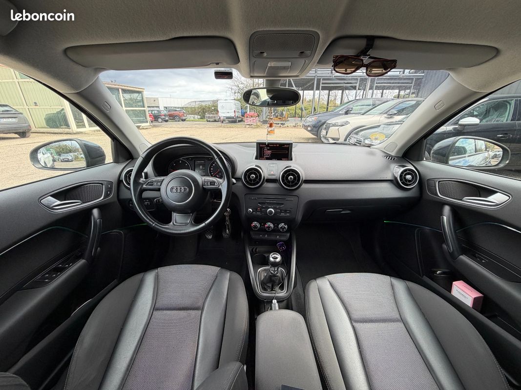 AUDI A1 SPORTBACK 1.6 TDI 105 Ambiente (image 11)